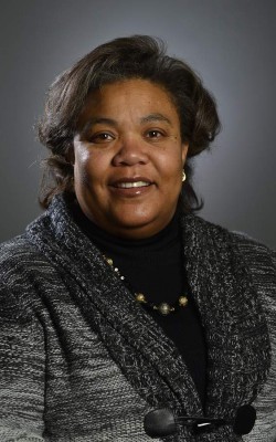 Antoinette_Batts900x600Compressed